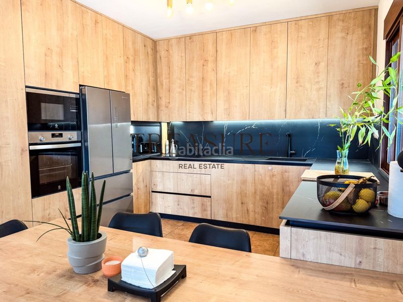 Foto 1c6b1e11-125e-43a9-8685-78a198e7cf0f. Casa aparellada amb aparcament piscina a Roldán Torre - Pacheco