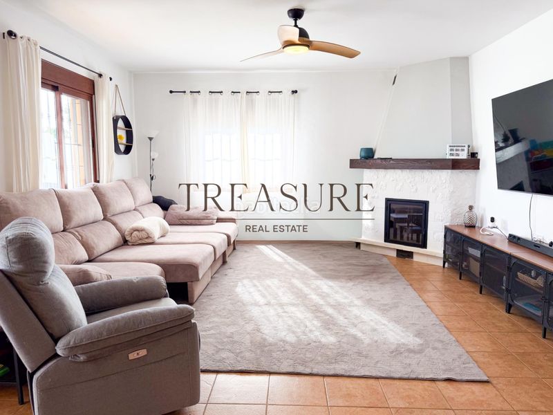 Foto 24c82fa3-a9b3-4b42-9504-c99eaa71bf16. Casa aparellada amb aparcament piscina a Roldán Torre - Pacheco