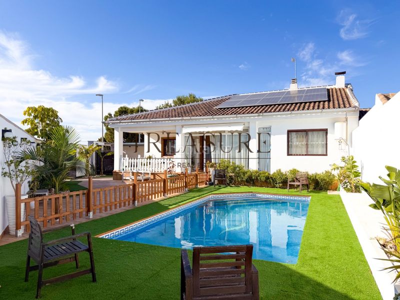 Foto 406f079f-eb9e-4e98-b326-f4ecf956a5af. Casa aparellada amb aparcament piscina a Roldán Torre - Pacheco