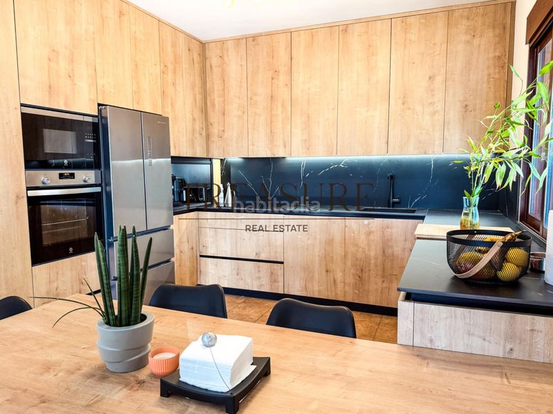 Foto 56b8427f-da1d-49b4-87fa-c78df0594fff. Casa aparellada amb aparcament piscina a Roldán Torre - Pacheco