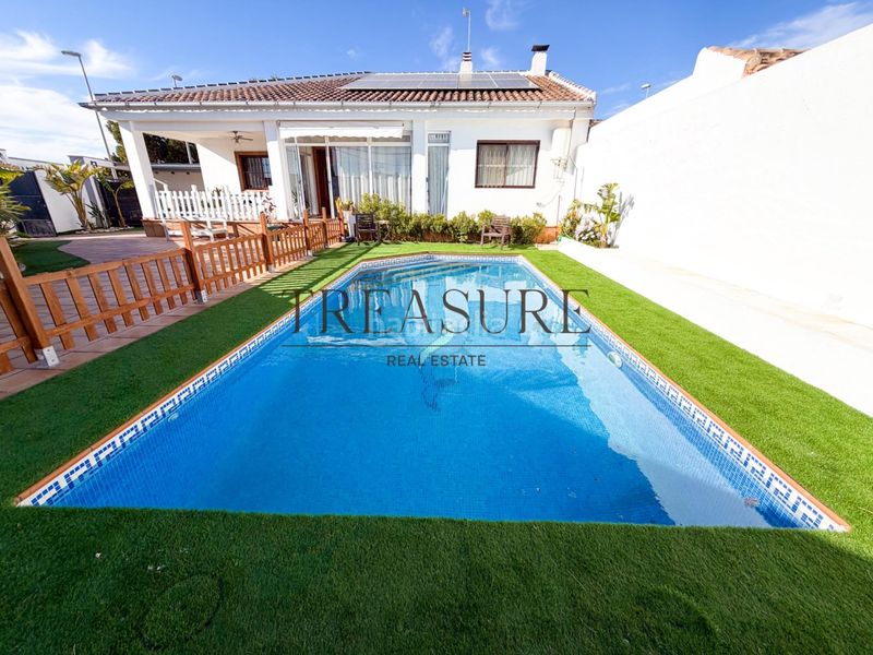 Foto b3bad24d-ade6-41cd-847d-ce093786220b. Casa aparellada amb aparcament piscina a Roldán Torre - Pacheco