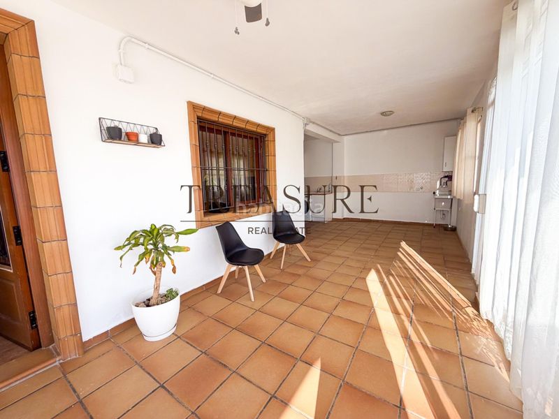 Foto b61b937f-4d4d-46b4-ad95-bbd947f35b47. Casa aparellada amb aparcament piscina a Roldán Torre - Pacheco