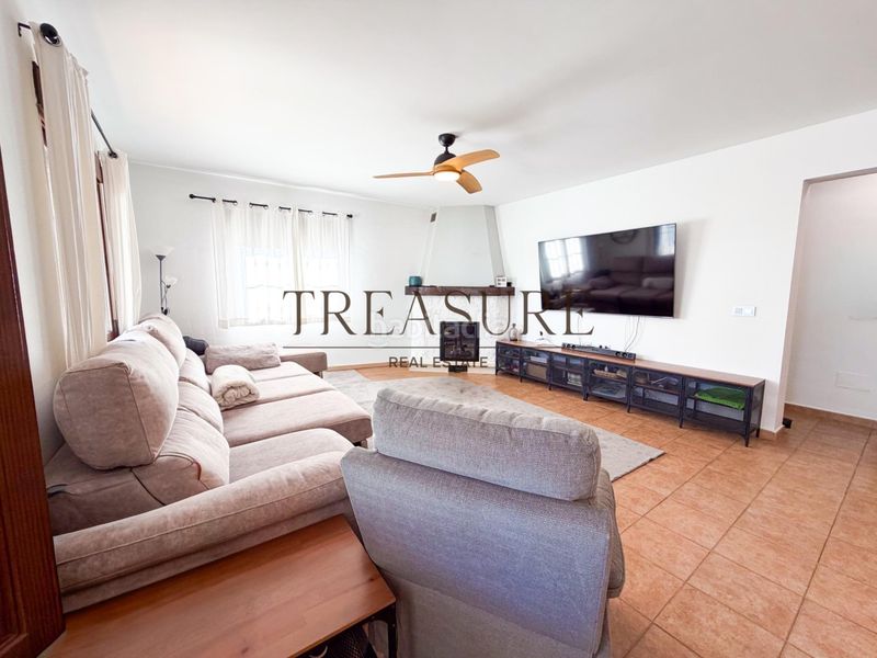 Foto cb25421a-c9e9-4a8a-a98d-99759042153f. Casa aparellada amb aparcament piscina a Roldán Torre - Pacheco