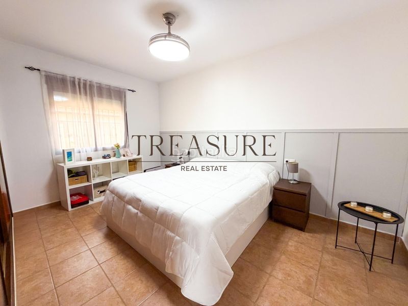 Foto f81184da-84d3-40d2-8d9a-62364262e3bc. Casa aparellada amb aparcament piscina a Roldán Torre - Pacheco