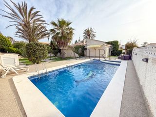 Chalet  Poligono y - manga. Despierta entre dos mares  chalet con piscina privada en la mang