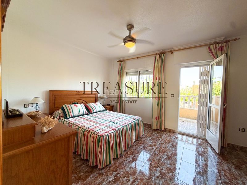 Foto 3a2a4a4b-957d-403d-a36e-d8c1dffb939c. Casa amb aparcament a Los Narejos_Punta Calera Alcázares (Los)