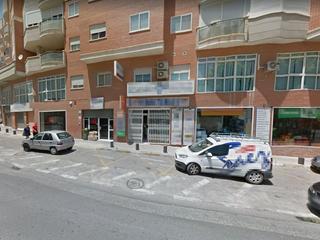 Local commercial à Maruja garrido 19. Local en venta