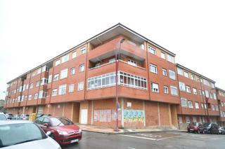 Local commercial à Alfageme 103-107. Local en venta