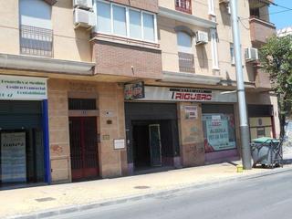 Local commercial à Madrid 1. Local en venta