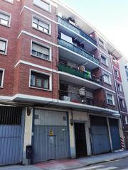 Local commercial à Ander deuna bidea 8. Local en venta