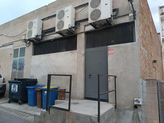 Local Comercial  Mossen sebastia toscas.... Local en venta