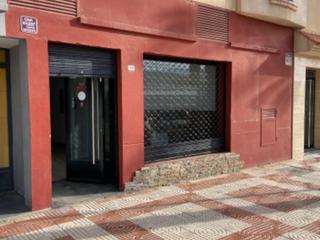 Local commercial à Motores 96. Local en venta