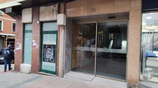 Local commercial à Genaro oraa 15, izq. 15. Local en venta