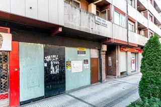Local Comercial a De navarra 71. Local en venta