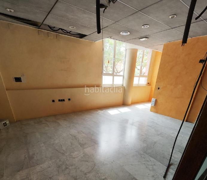 Foto cb73d45b-ffde-45d3-8706-39007e7b595a. Local comercial en collsalarca de 57 local en venta en Sabadell