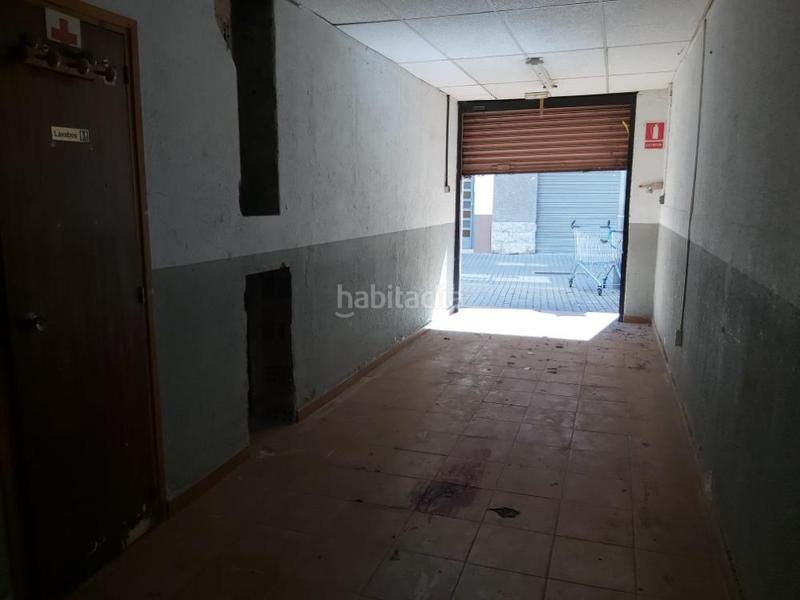 Foto 3f31811f-1ef2-4672-ad34-b421e5ab505c. Local comercial a rec 21 a Canovelles