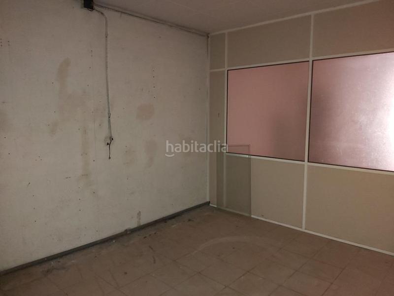 Foto 60d95f02-9e37-414c-adec-fdaca91c89ad. Local comercial a rec 21 a Canovelles
