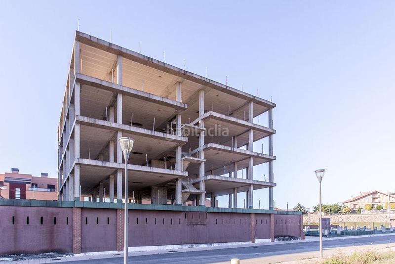 Foto f18980b0-1f14-4184-b2ca-700da16f59f8. Edificio  en venta en Viana