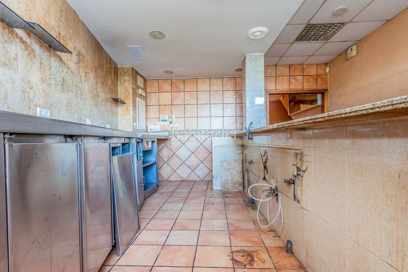 Foto edddbdc3-6f4e-4861-8ed4-7378472310b8. Edificio in real 17 in Navalafuente