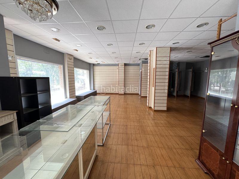 Foto 601111da-22ba-4e37-9fdf-fcab5fb016c0. Local comercial en alcalde prospero castaño (galeria comercial entreplanta) 1 local en venta en San Juan de Aznalfarache