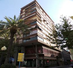 Local commercial à Doctor gadea 12 bajo 12. Local en venta