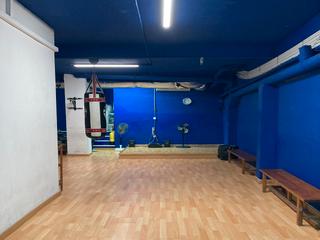 Local commercial à Catalunya 14. Local en venta