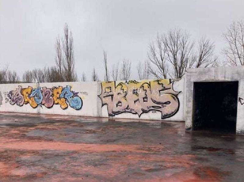 Foto f3b3e191-83a9-4a71-b94e-e35e26c9b73d. Bâtiment à usage industriel dans carpinteros 3 dans Yunquera de Henares