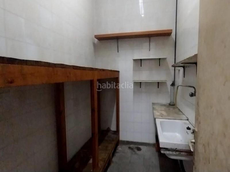 Foto 90e1a607-cea9-43e2-857e-49978f9c1075. Local comercial amb calefacció a Centre Sant Joan Despí