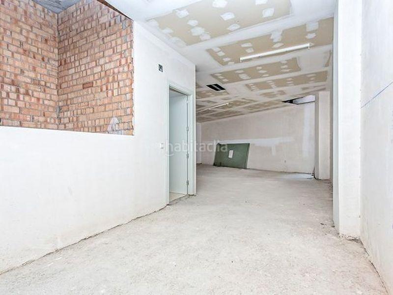 Foto 4ea12a93-b4d0-456b-b914-1aa949548b92. Local comercial a bases de Manresa - carretera de santpedor Manresa