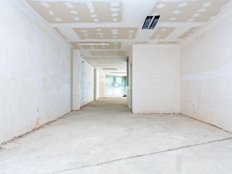 Foto 524e3968-c4de-496b-86e5-2f95ba83642e. Local comercial a bases de Manresa - carretera de santpedor Manresa