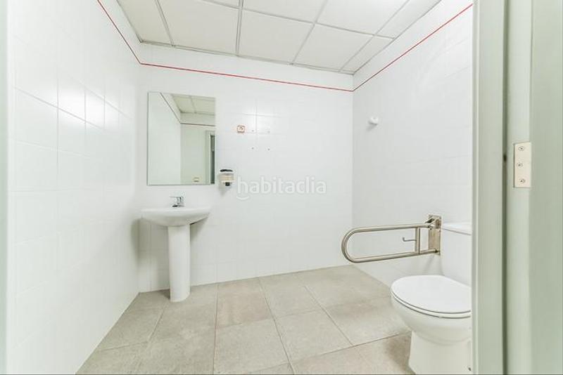 Foto b3681081-2ef9-4128-8212-a2c8ec808586. Local comercial en maria de zayas 2-4 local en venta en Arganda del Rey