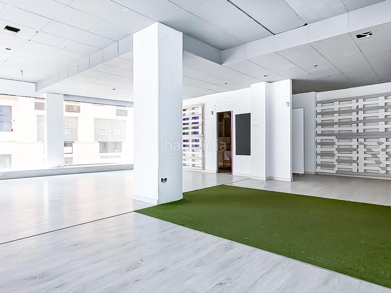Foto a1a87046-e0d2-4785-b6ca-475f85b837f2. Local comercial local en venta en Barri Antic Manresa