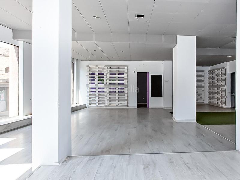 Foto ff75ce3b-25ce-4f9d-9700-73cb0cbdd5eb. Local comercial local en venta en Barri Antic Manresa