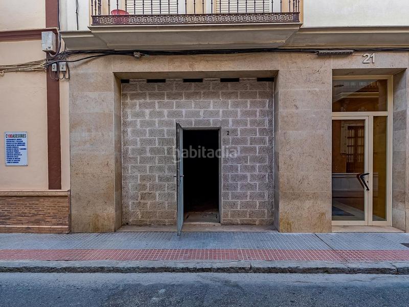 Foto 192bf198-927b-4c74-a2d1-fa6ae7aaba0b. Local comercial en sta maria magdalena 21 local en venta en Dos Hermanas