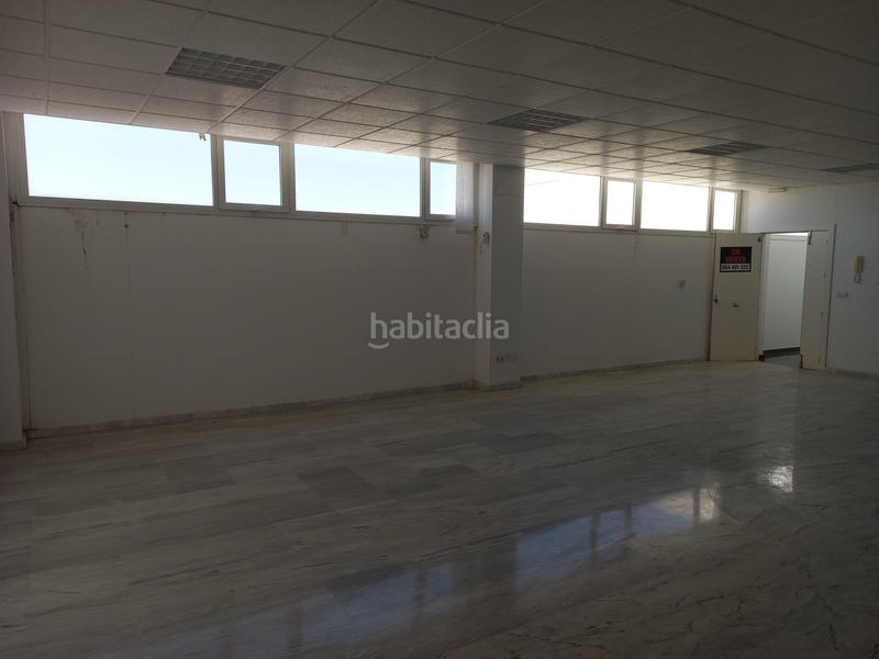 Foto f4b1fd33-0499-4a89-8e98-e1be35731686. Ufficio in formacion 2-4 in Gelves