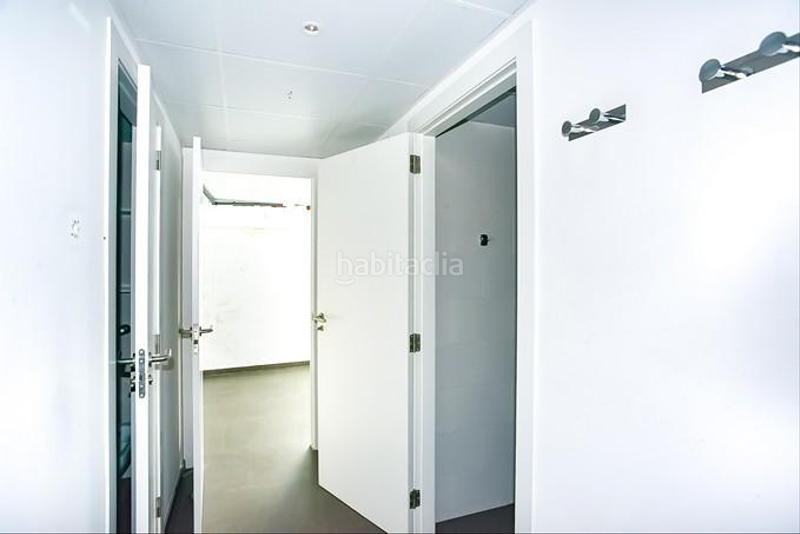 Foto 1abbb7f5-186e-4d2f-aad1-0ace82fb081b. Geschäftsraum in d´arbucies 64-66 in Breda