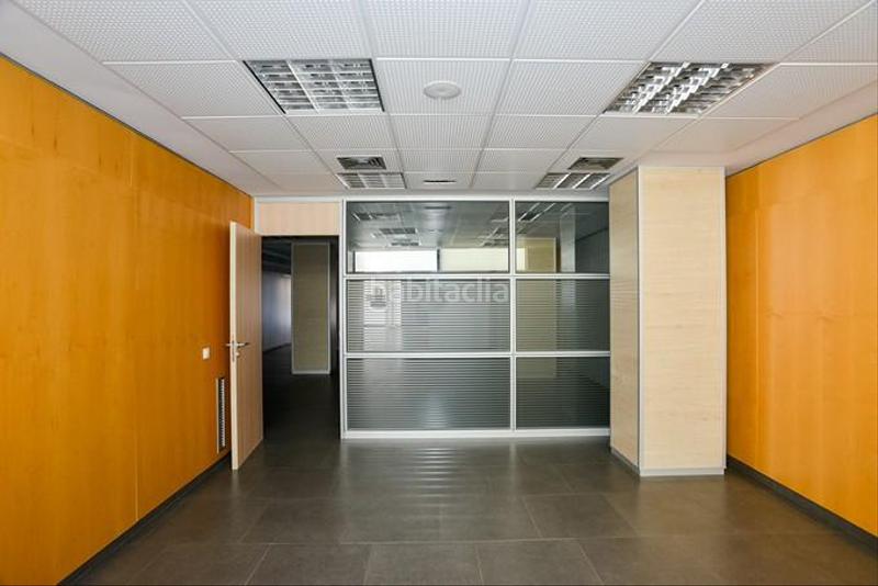 Foto 7acdd10d-28c9-45ab-bb8d-4e4b69240af6. Geschäftsraum in d´arbucies 64-66 in Breda