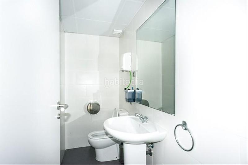 Foto a722d90d-baf0-4680-a40c-33ecec0ebcf5. Geschäftsraum in d´arbucies 64-66 in Breda