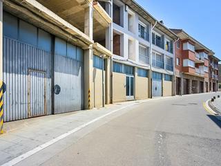 Local commercial à Montsacopa 5. Local en venta