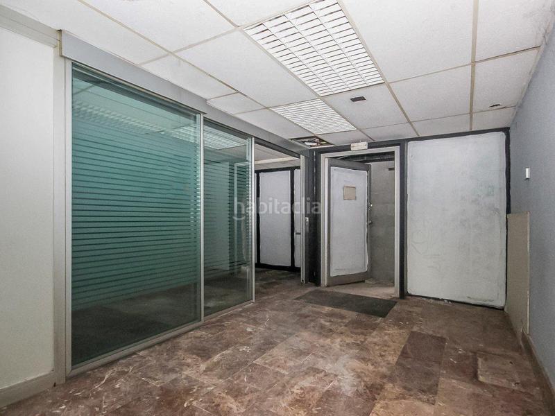 Foto 3b6e7de8-88f8-4d8b-8fb8-6eed2fb20f1a. Local comercial a fluvia 213-215 a Sant Martí de Provençals Barcelona