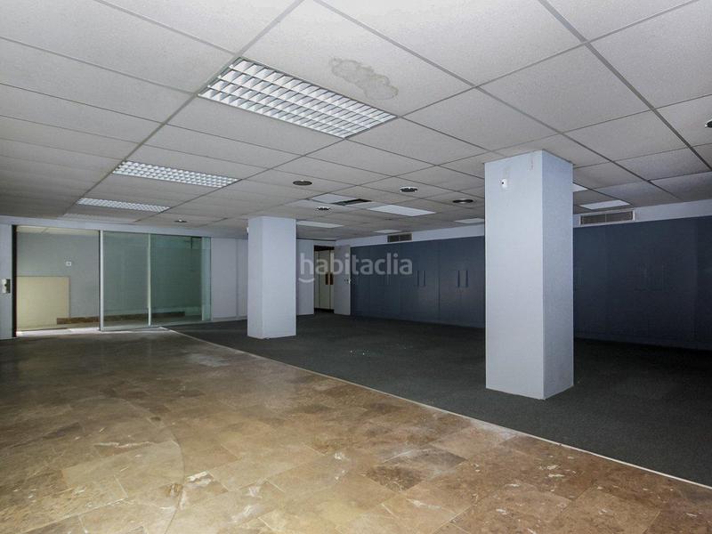 Foto 48f9027b-8b94-424c-9d59-d1e55a32d433. Local comercial en fluvia 213-215 local en venta en Barcelona