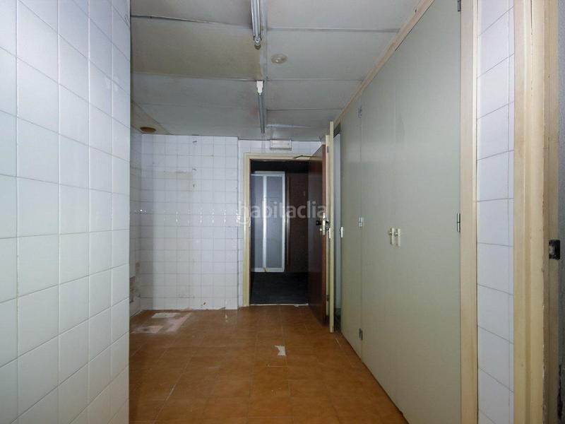 Foto b664bc8f-6dcb-4869-8349-421c4e2f5f62. Local comercial a fluvia 213-215 a Sant Martí de Provençals Barcelona