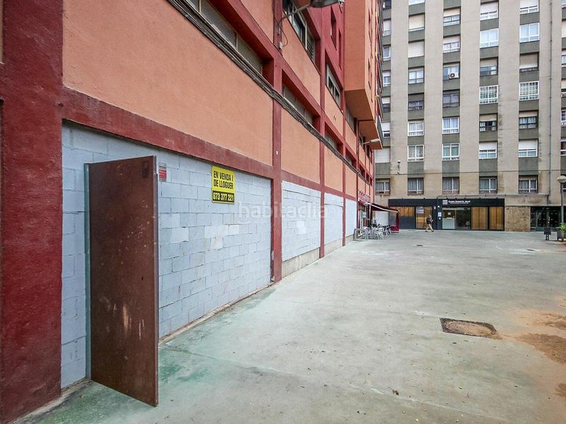 Foto efc09cda-0e6b-4bff-a974-d8de0f7a4d64. Local comercial a fluvia 213-215 a Sant Martí de Provençals Barcelona