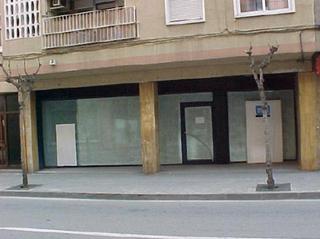 Local commercial à Onze de setembre 6. Local en venta