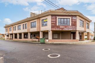 Edifici a La bañeza 32. Edificio en venta
