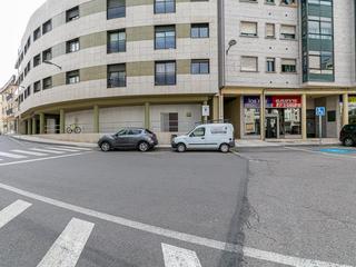 Local commercial à Rosalia castro 19. Local en venta