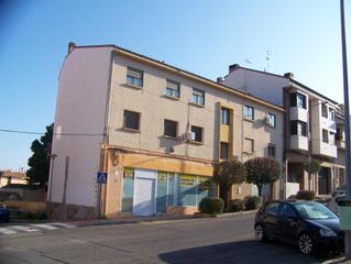 Local Comercial a Santiago fernández portoles 84. Local en venta