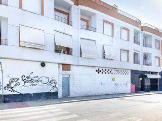 Local commercial à De la libertad 1. Local en venta
