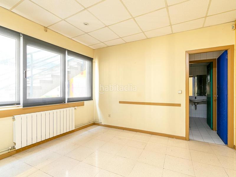 Foto 422b0acd-b6ff-44dd-8ca1-f3028315fb38. Local comercial en conde de torrecedeira 32 local en venta en Vigo