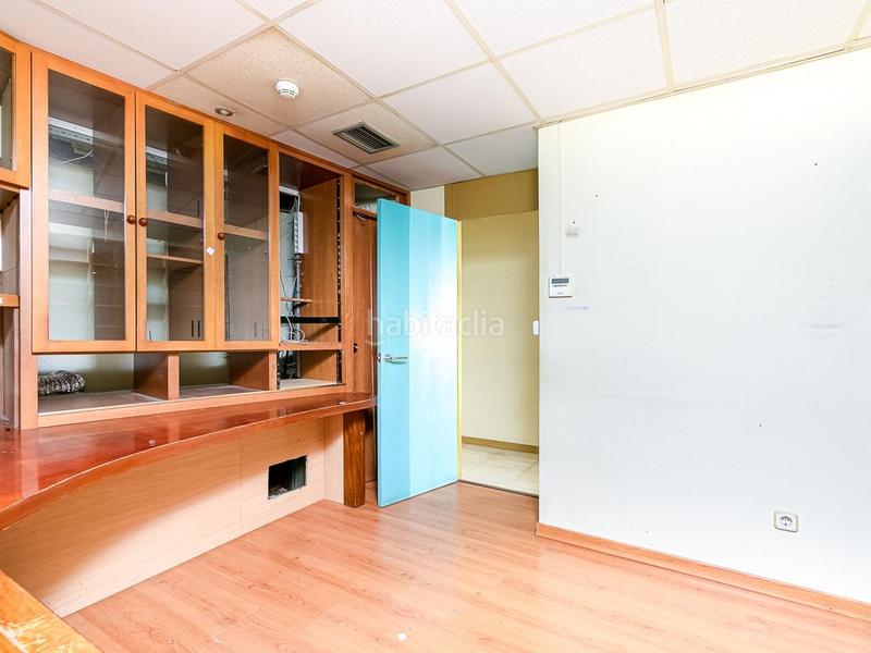 Foto 71c1ac90-a9f0-4a4e-8d98-bc346e3847f0. Local comercial en conde de torrecedeira 32 local en venta en Vigo